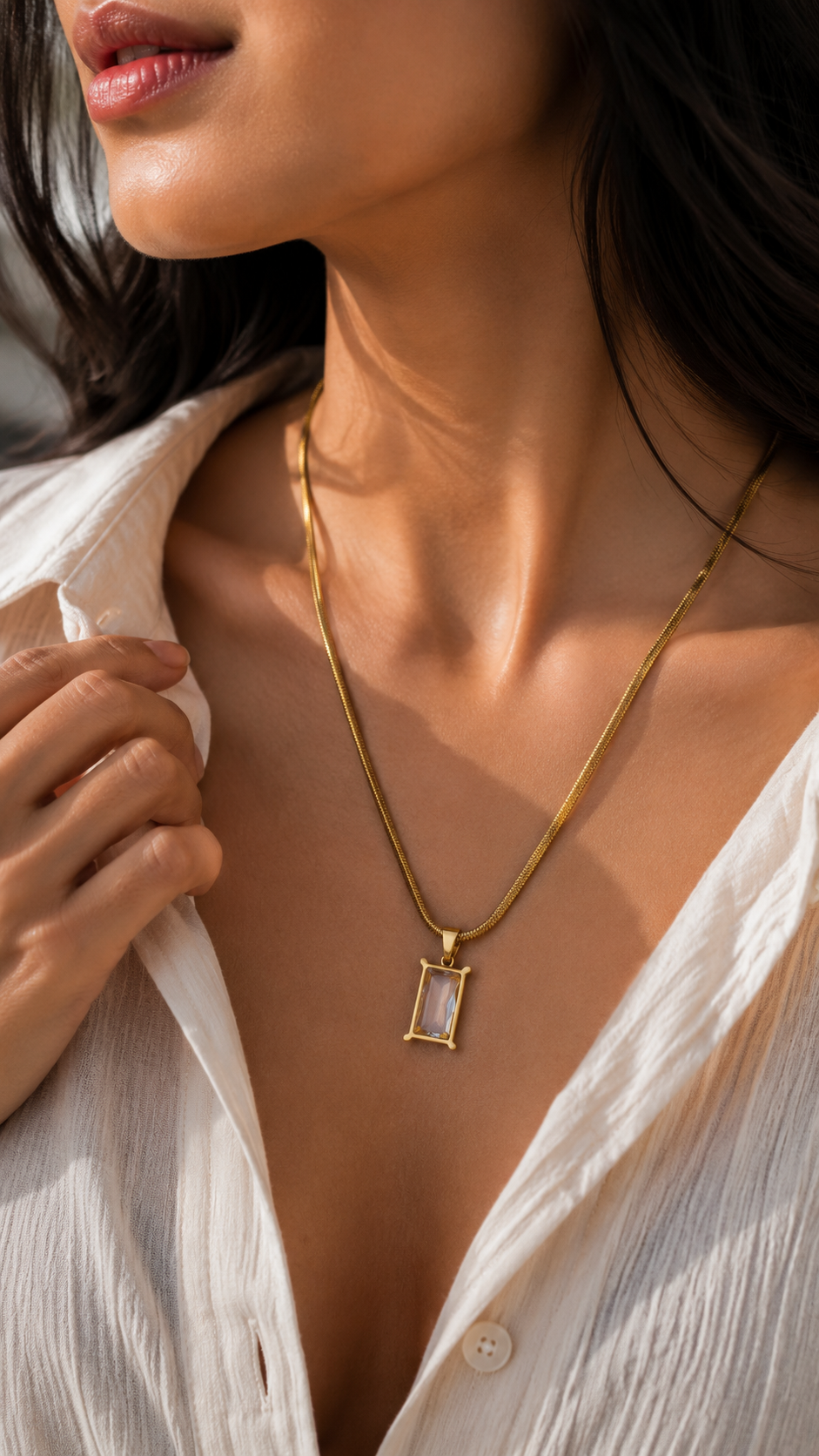 Elegant Golden Rectangle Crystal Pendant Necklace